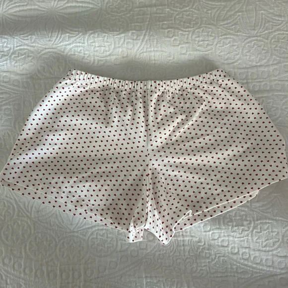 Brandy Melville heart shorts - Picture 3 of 3